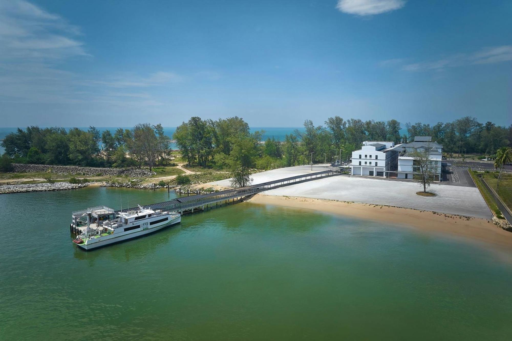 Fairfield By Marriott Kuala Besut Hotel Exterior photo